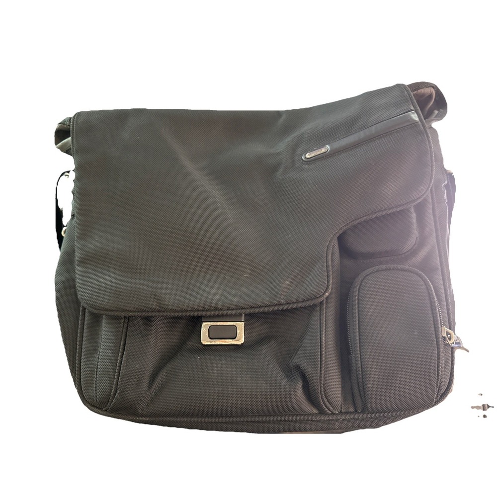 Tumi Shoulder Bag 26175D4 Black Cut Out Flap Messenger Alpha Bag Expandable